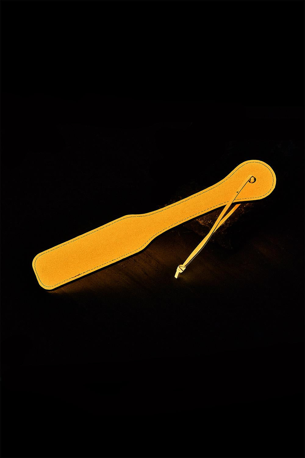 Selvlysende Paddle til BDSM og Bondage fra Radiant
