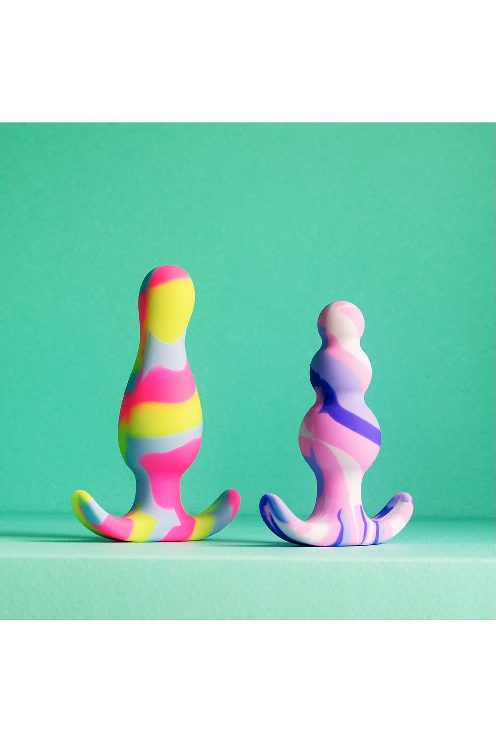 To smukke Butt Plugs fra Avant i små farverige designs
