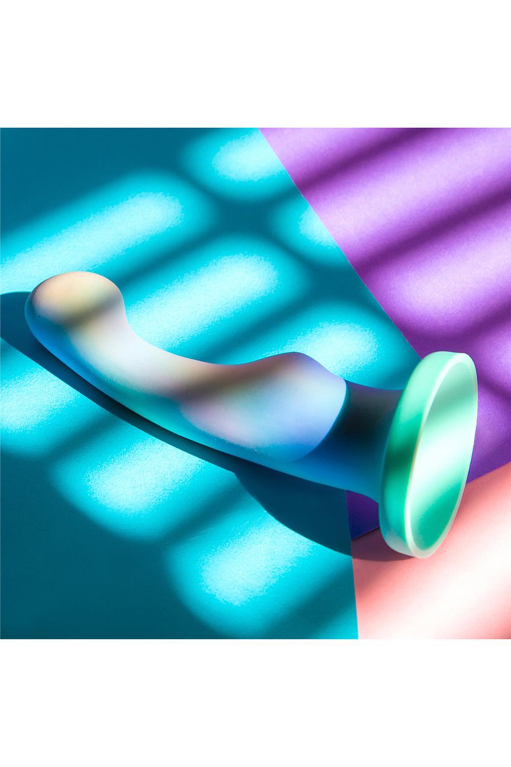 Opal Dreams Dildo med Sugekop lavet til Dildo med Sugekop fra Avant til stimulering af G-punkt og P-punkt