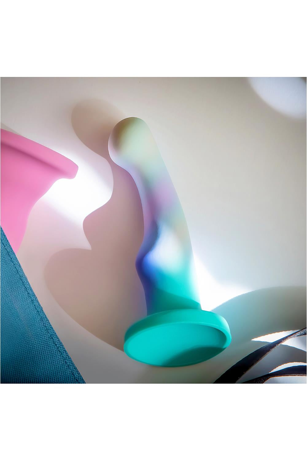 Avant's Opal Dreams Dildo lavet til Dildo med Sugekop fra Avant til stimulering af G-punkt og P-punkt